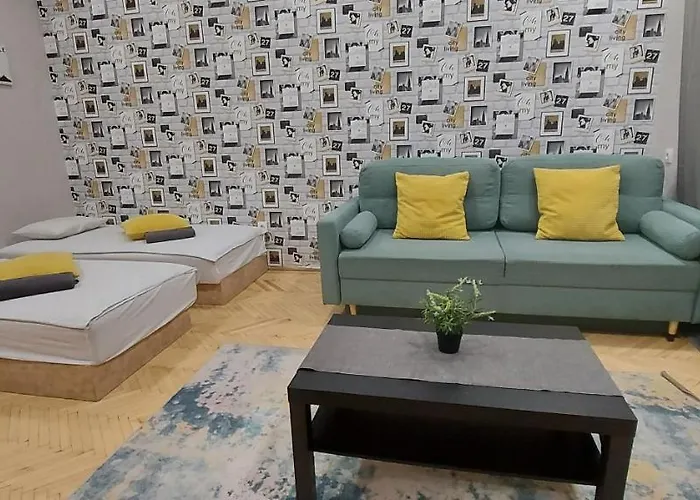 Studio 4 Apartment In The Party District